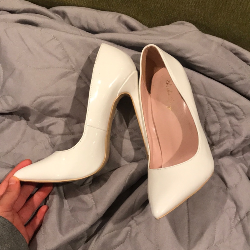 White Pumps (Elizabeth Lang)